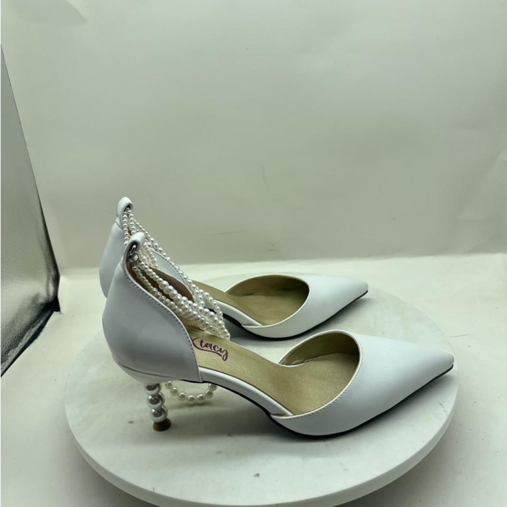 Pearl Heel Pump with Pearl Accessories